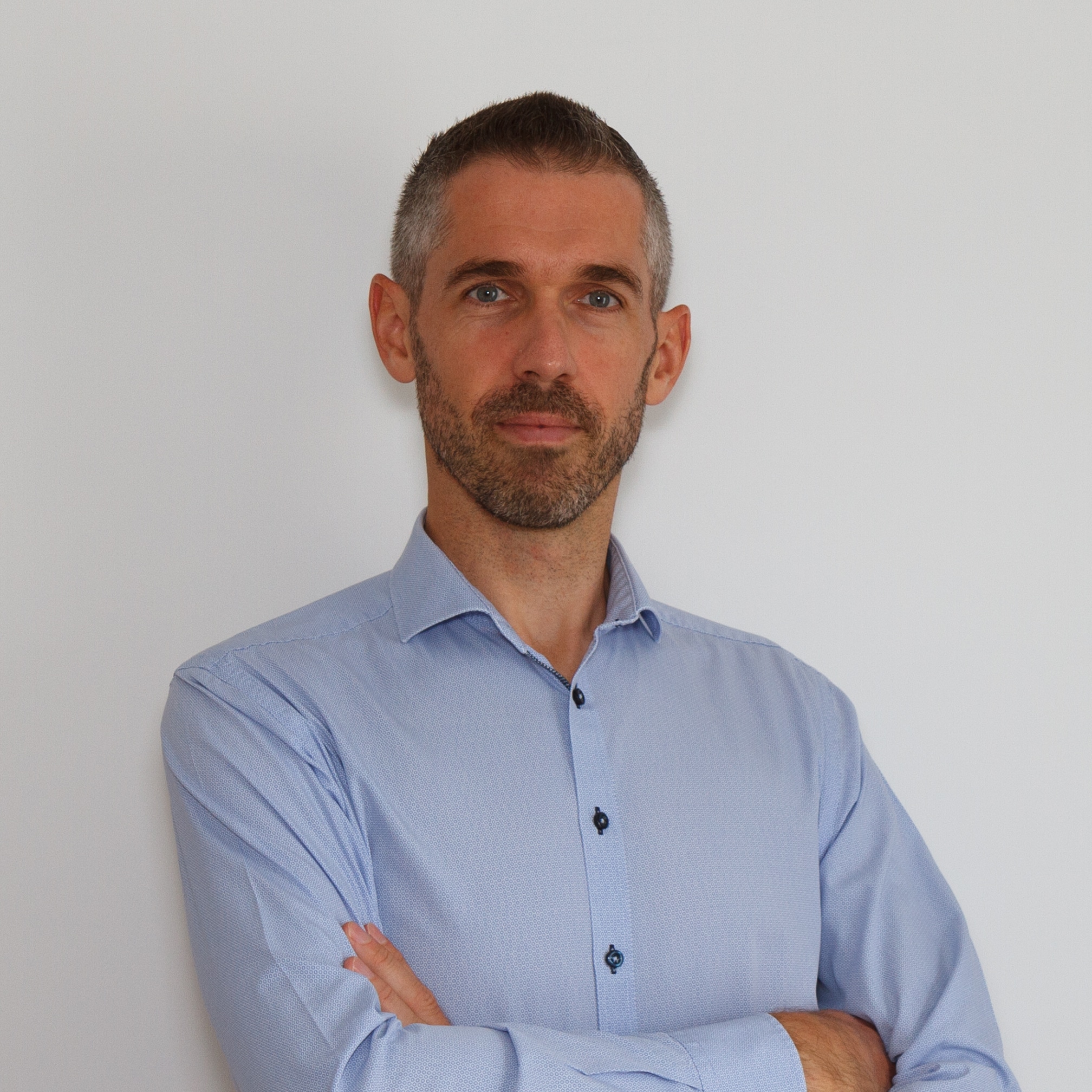 Charles Collier rejoint Lucernys